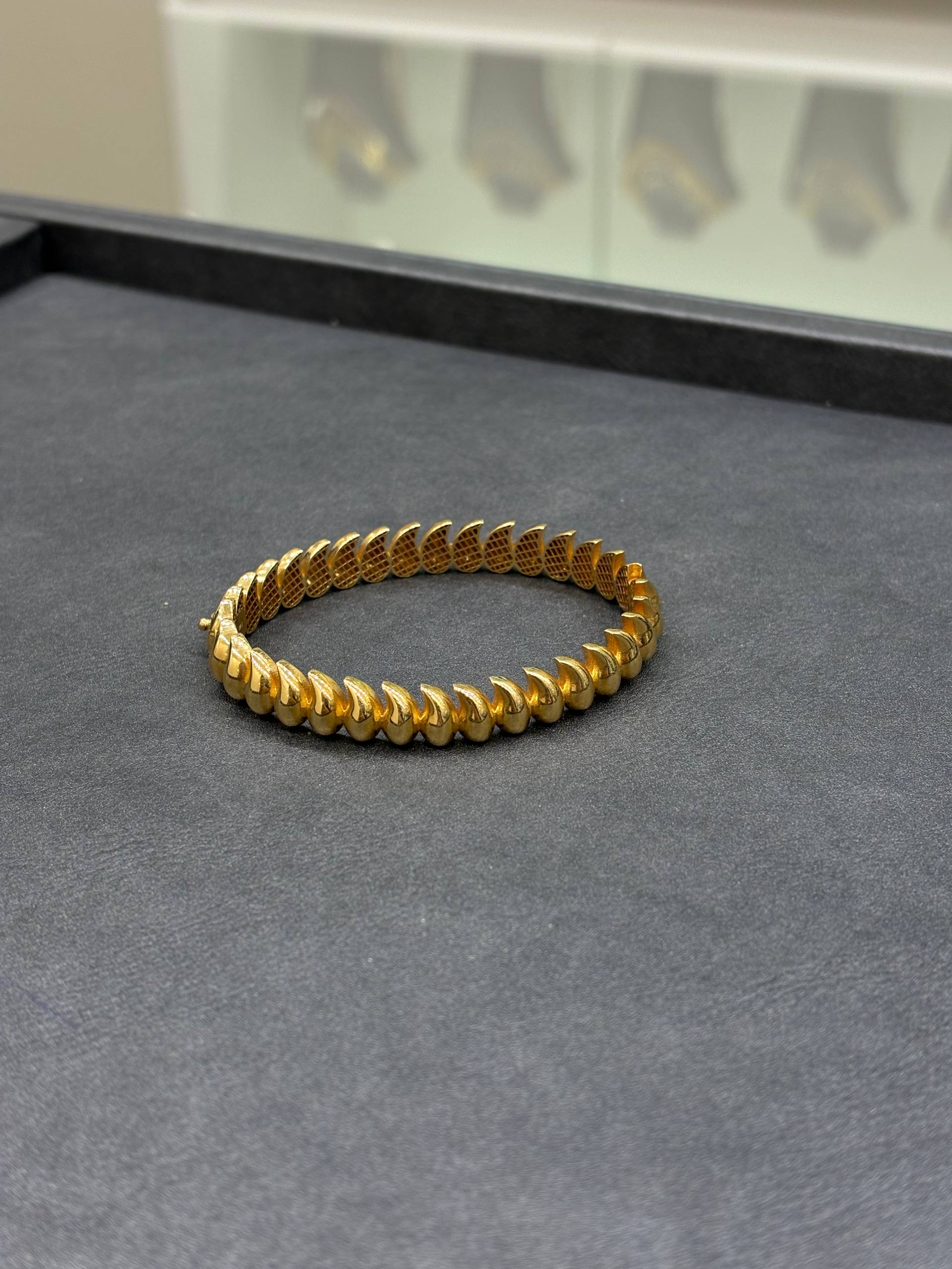 photo_2025-12-05_20-49-02