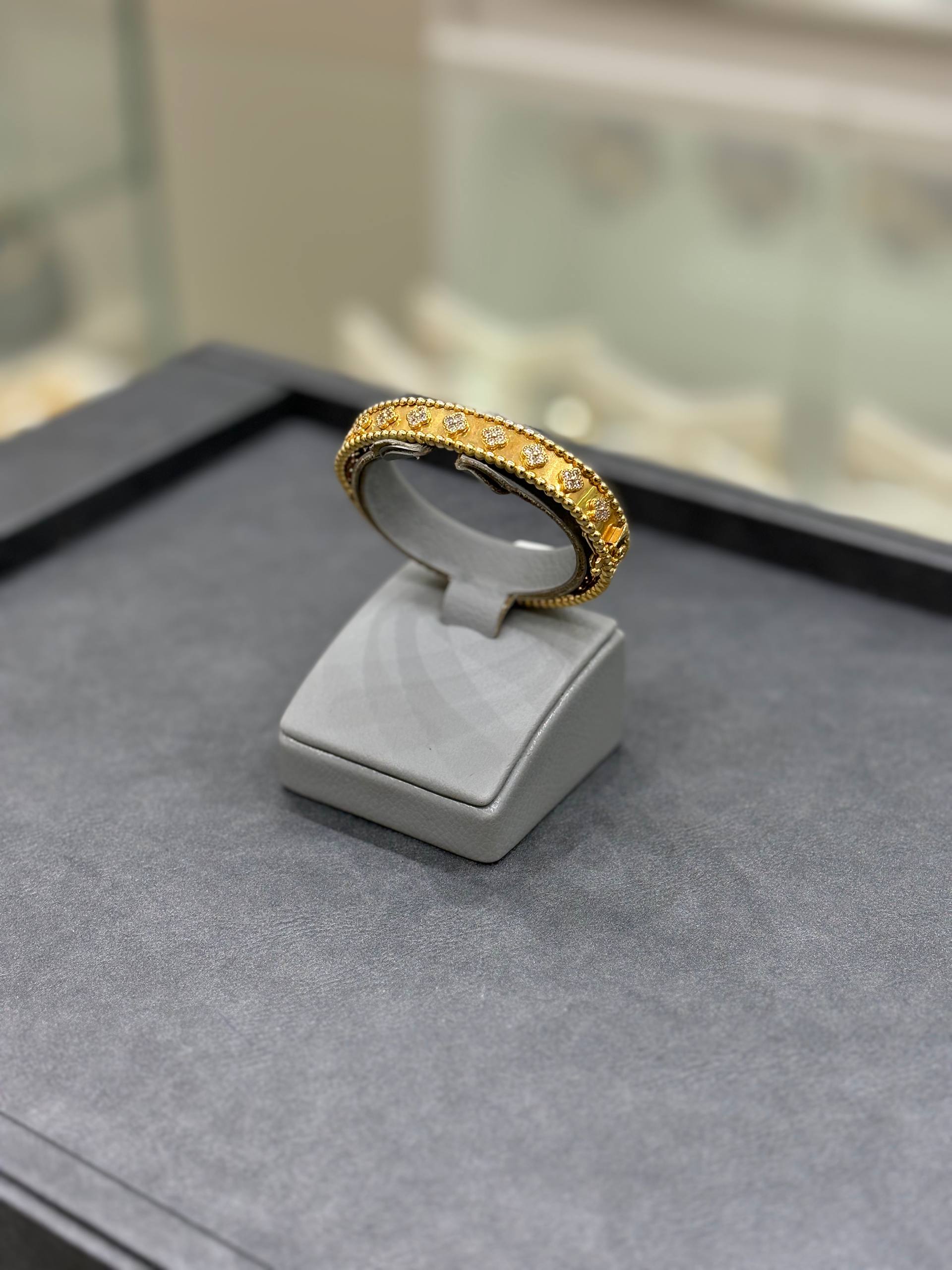 photo_2025-12-05_20-49-05