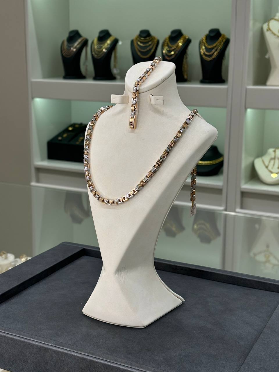 photo_2025-12-05_21-00-07