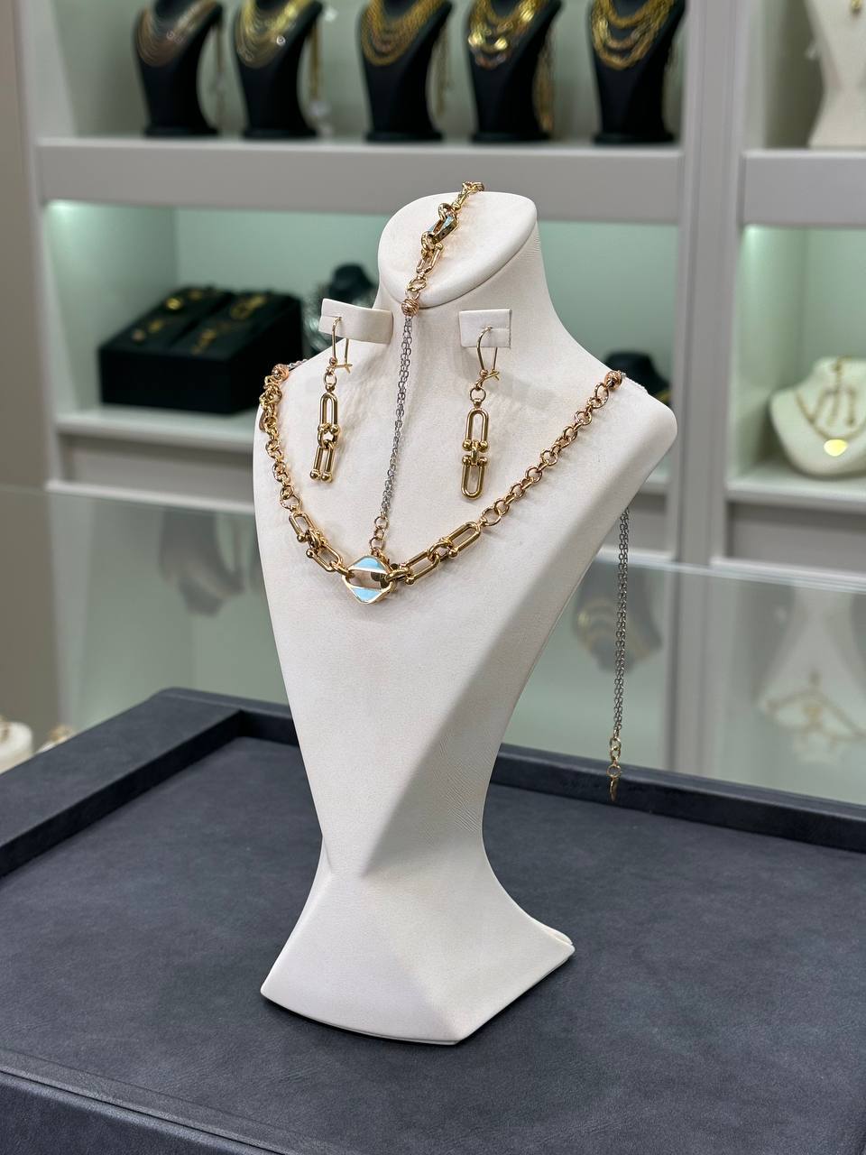 photo_2025-12-05_21-00-57