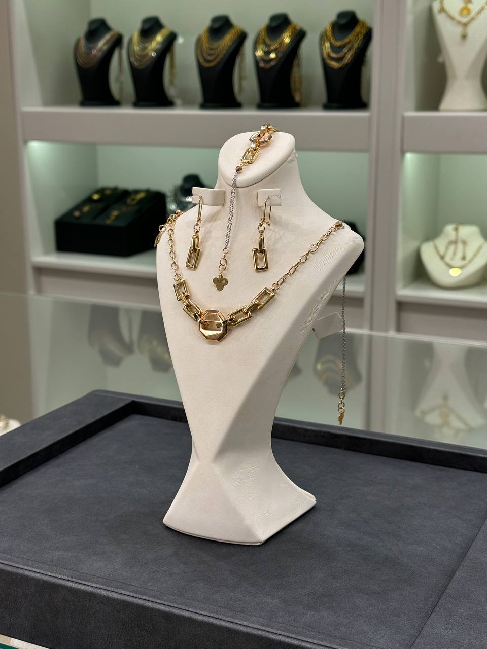 photo_2025-12-05_21-01-57